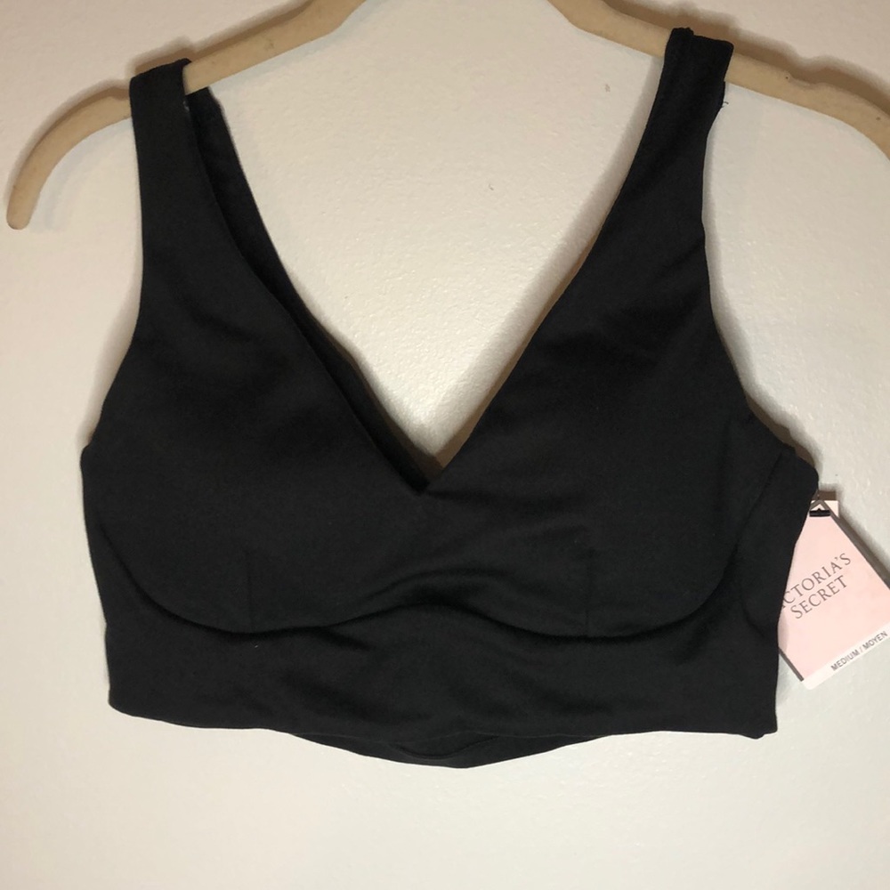 NWT Victoria Secret women’s bra size medium